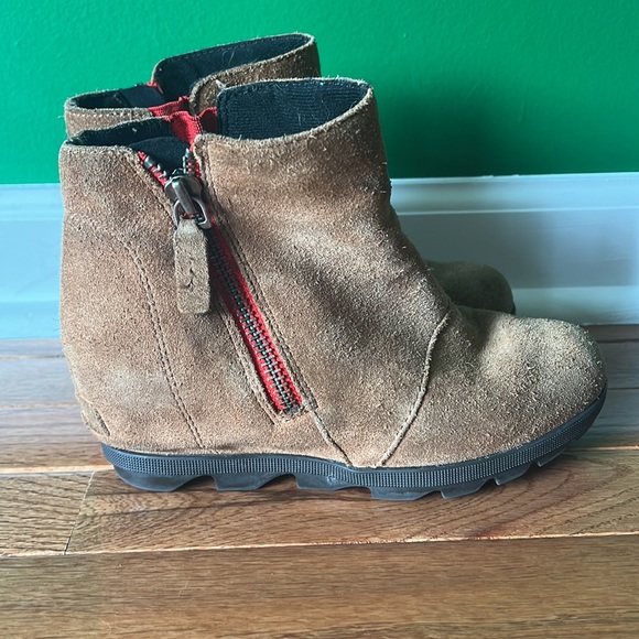 Girls Sorel Boots - Picture 3 of 4
